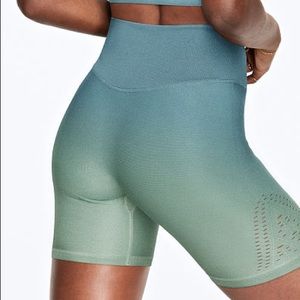 Victoria pink seamless bike shorts